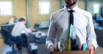 従業員の離職防止に効果的な対策や成功事例について解説